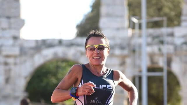 "Per aiutare mio marito paralizzato da un tuffo sono diventata ironman"