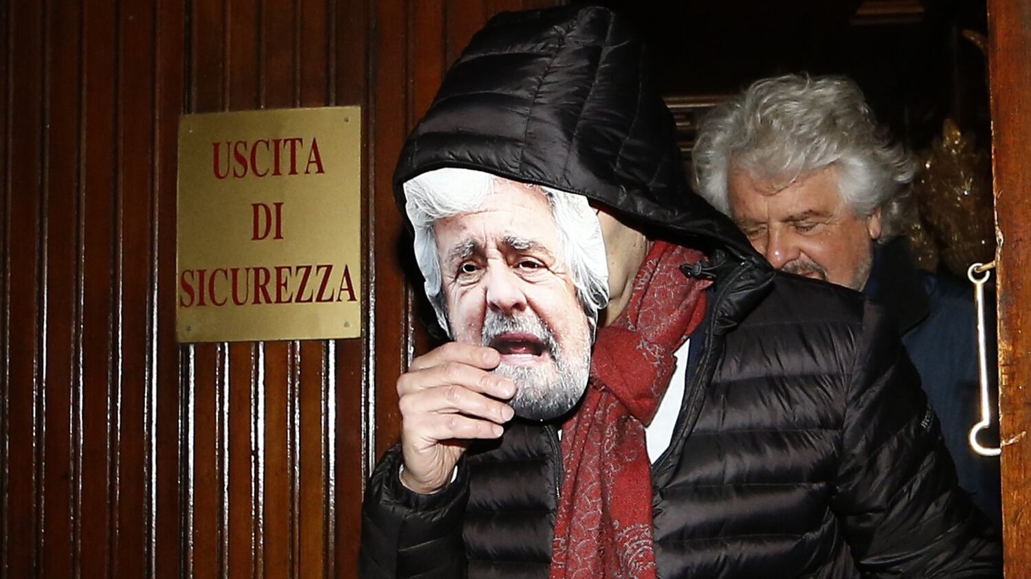 Il Pd si mette in mano a Grillo per isolare sempre più Di Maio