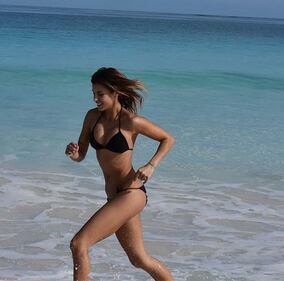 Bikini tropicale per Elisabetta Canalis 4