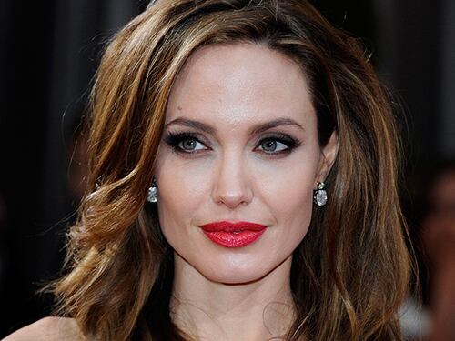 Angelina Jolie: "Non voglio essere single"