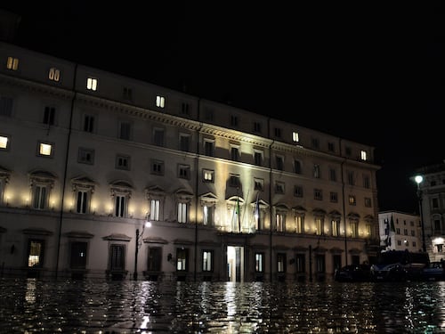 Palazzo Chigi chiarisce: "Date riaperture senza fondamento"