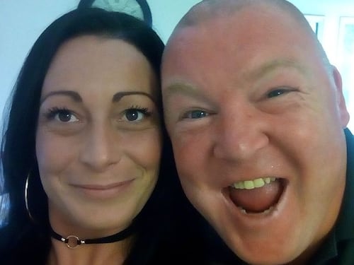 Gran Bretagna, perde il futuro marito a pochi giorni da nozze. Donna si toglie la vita