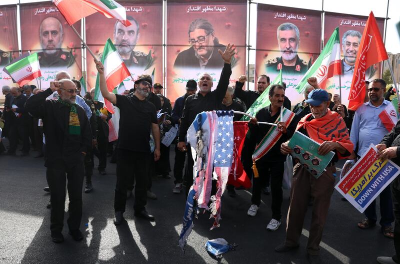 Teheran scende in piazza per i funerali dei "martiri" della guerra dei 12 giorni 10