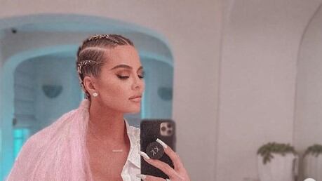 Khloe Kardashian sexy in verde