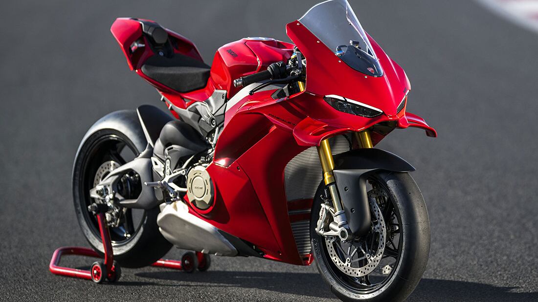 Nuova Ducati Panigale V4 2025: sotto il segno della 916