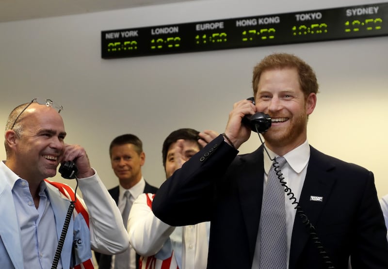 Harry si trasforma in "Gordon Gekko" per commemorare l'11 Settembre 1