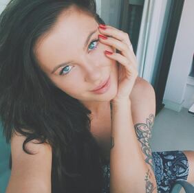 Ireland Baldwin, la sexy figlia di Kim Basinger 11