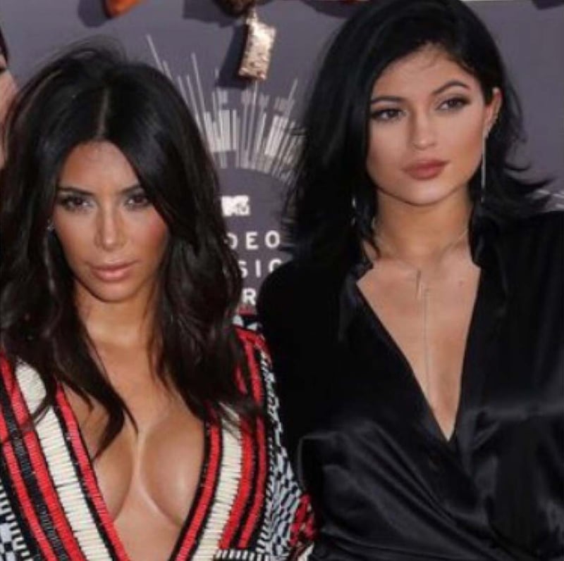 Kim Kardashian, shooting nuda nel deserto 16