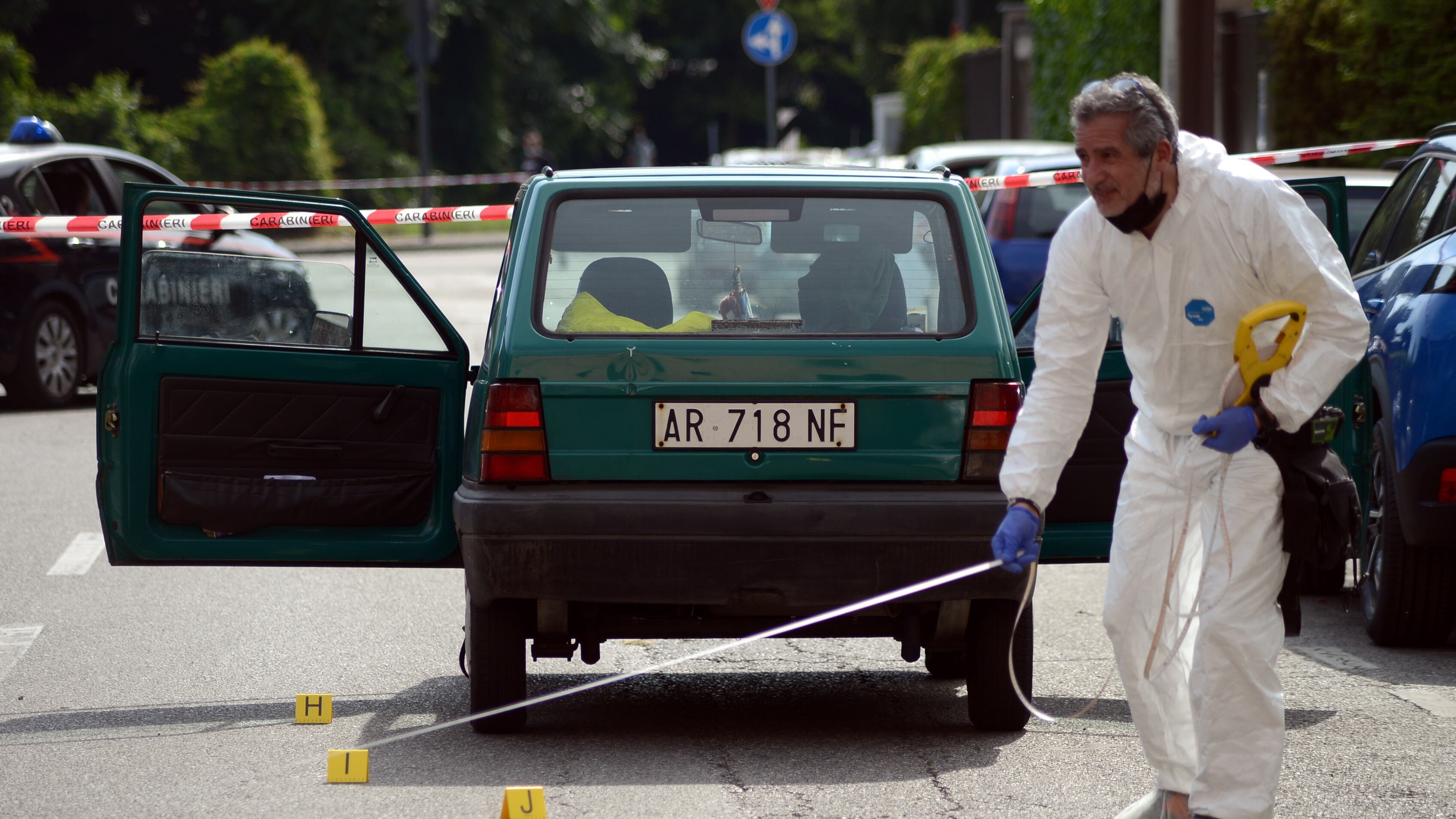 Lite di coppia in auto. Lei accoltella il marito: fermata per omicidio