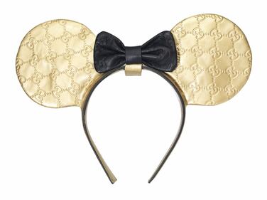 Minnie si veste alla moda per LOVE 10