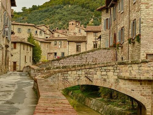 Gubbio, uccide il marito con un coltello da cucina poi chiama il 112