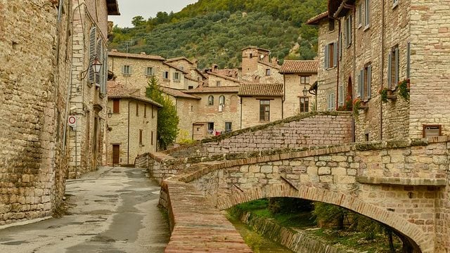 Gubbio, uccide il marito con un coltello da cucina poi chiama il 112