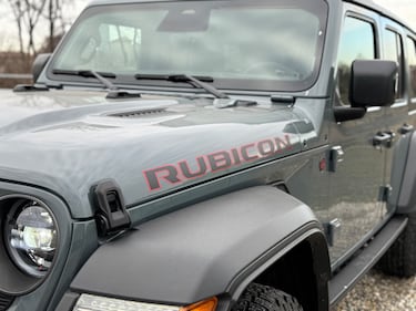 Jeep Wrangler Rubicon 2025: la gallery del 2.0 turbo benzina 7