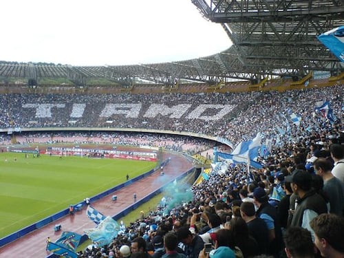 Famiglia juventina costretta dai tifosi del Napoli ad abbandonare lo stadio