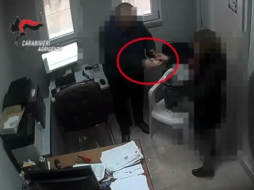 Rubava i soldi destinati al comune: arrestato dipendente "infedele"