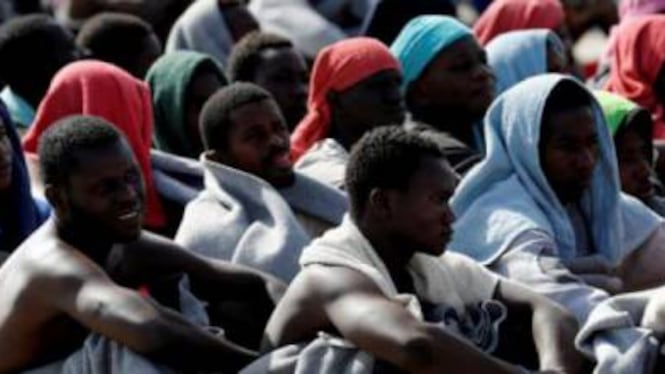 Assurda campagna Onu: "Frequentate i migranti così non voterete i populisti"