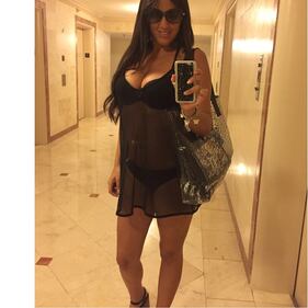 Claudia Romani: pronostico azzeccato e sexy lato b in mostra 8