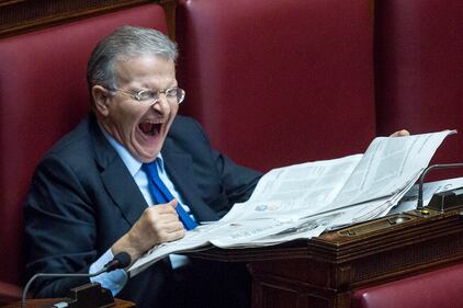 Lo sbadiglio di Cicchitto 3