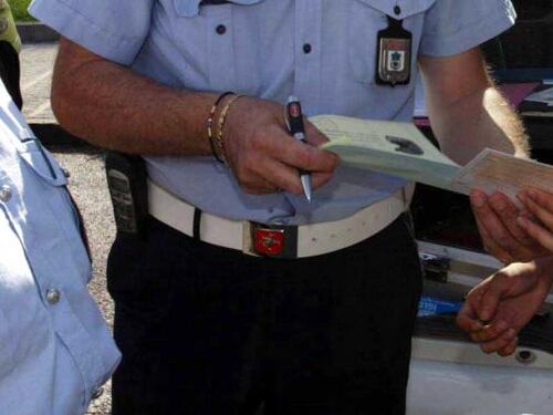 Multe, a Roma non si pagano e il comune rinuncia a 380 milioni