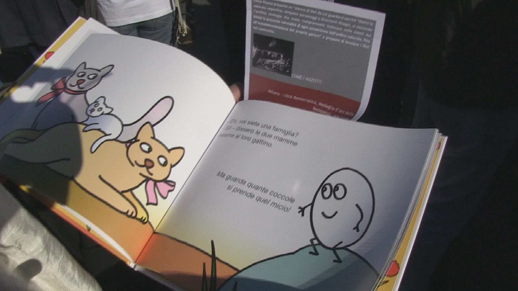 La sinistra scende in piazza con i libri gay per bambini