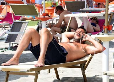Salvini a Milano Marittima tra la Guardia Costiera, fan e riposo 5