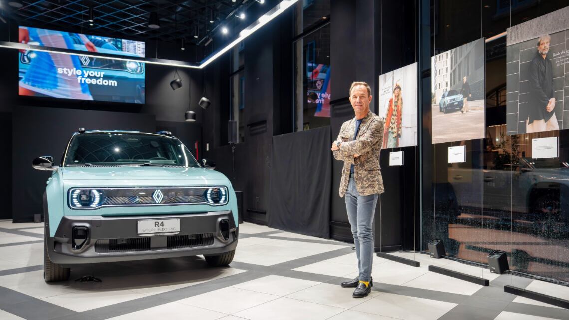 Renault 4, icona di libertà che torna elettrica: la casa francese sceglie Milano per il lancio italiano