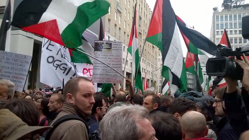Tensioni al corteo di Milano 7
