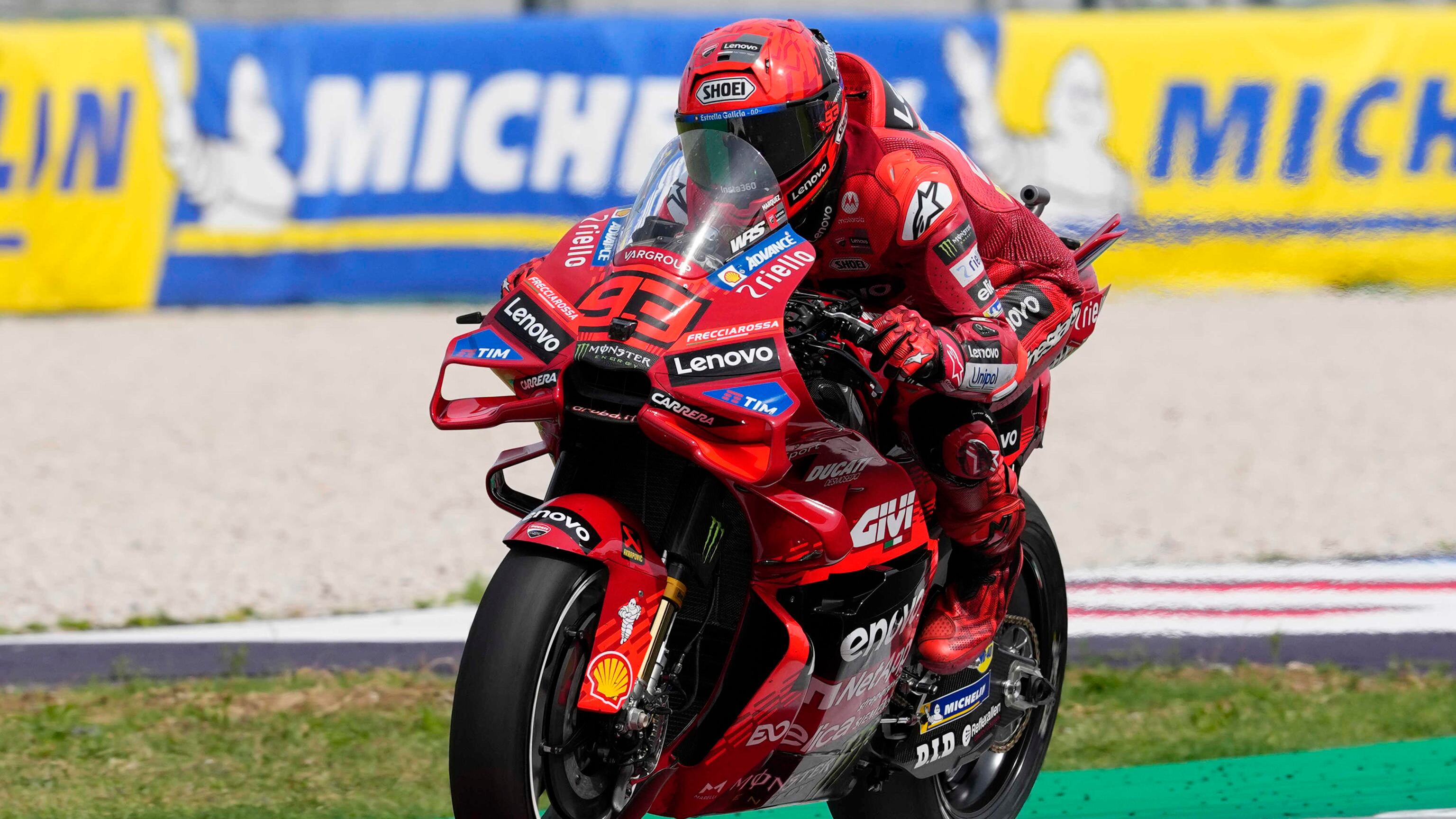 MotoGP, Marc Marquez trionfa a Misano davanti a Bezzecchi e si avvicina al titolo mondiale