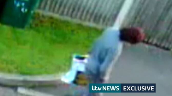 Londra, in un video l'attentatore con la bomba