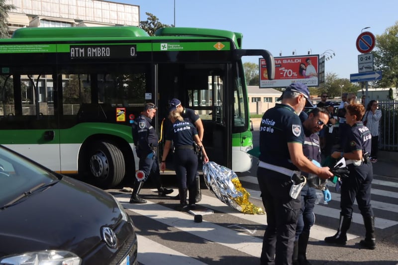 Ancora un incidente mortale a Milano, morto un uomo di 48 anni: le immagini 5