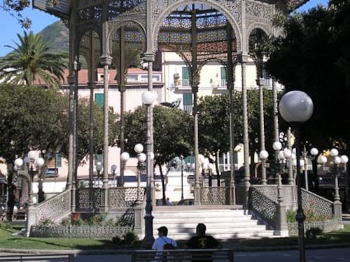 Prima i cognomi e poi i nomi: la curiosa toponomastica di Castellammare di Stabia