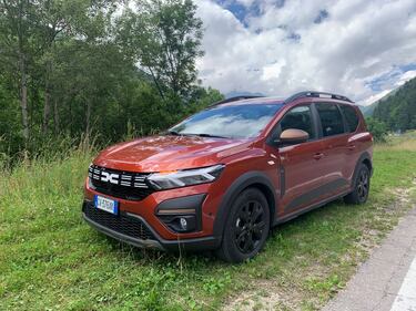 Dacia Jogger Hybrid 140: guarda la gallery del crossover ibrido multispazio 16