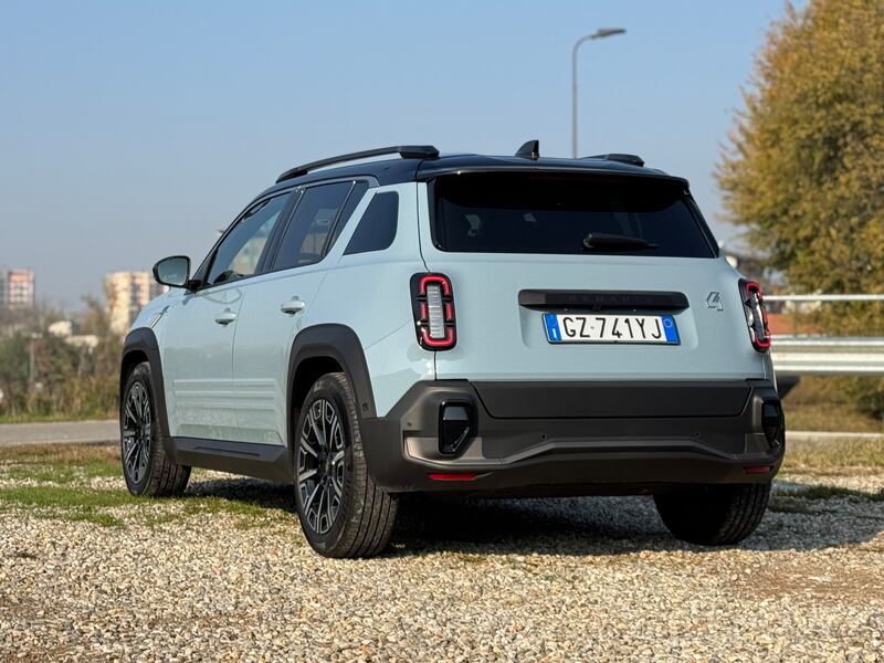 Renault 4 E-Tech: guarda la gallery della nuova proposta francese per la città 1