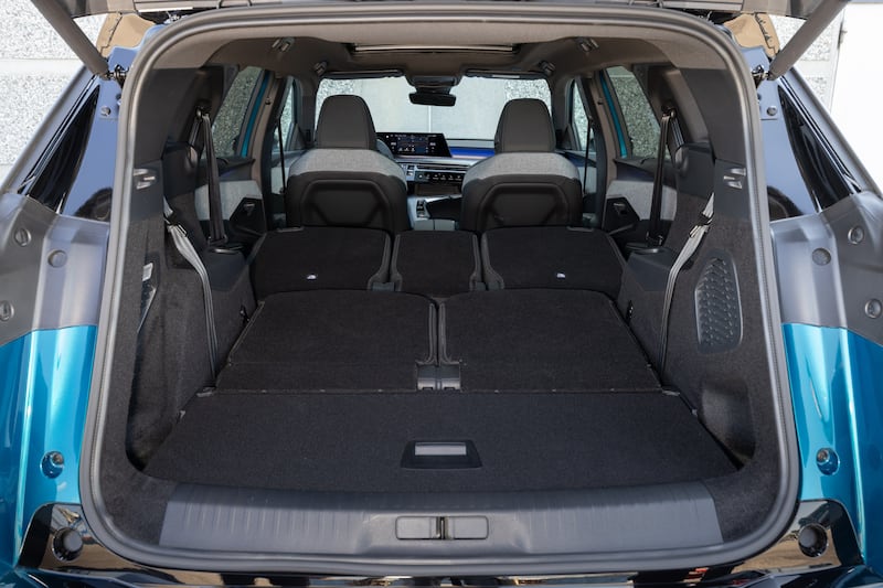 Peugeot E-5008