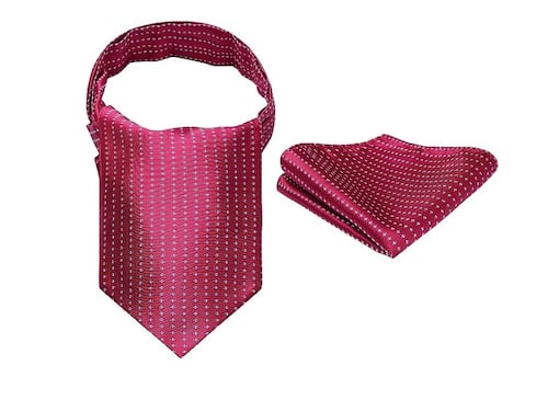 Over 60, 5 modelli foulard uomo must have per le occasioni più eleganti
