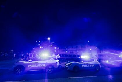 Crolla ballatoio a Scampia: 2 morti e 13 feriti nella Vela Celeste 4