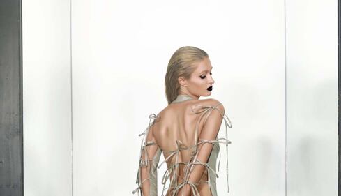 Paris Hilton, posteriore nudo coi fiocchi 1