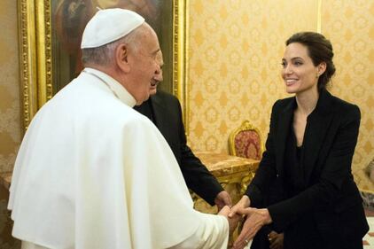 Angelina Jolie troppo magra, Brad Pitt le lancia un ultimatum 30