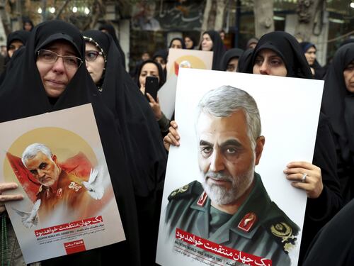 Iraq, il parlamento ha approvato la mozione contro la presenza di truppe Usa nel paese