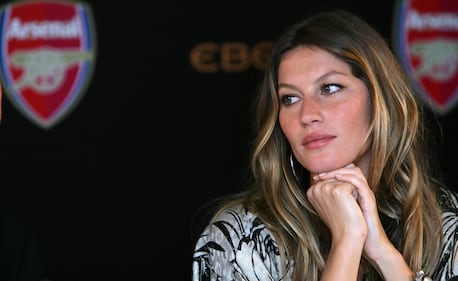 Gisele Bundchen sexy in costume 32