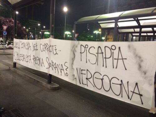Sit in dei tassisti, la Digos cancella "Pisapia" dagli striscioni