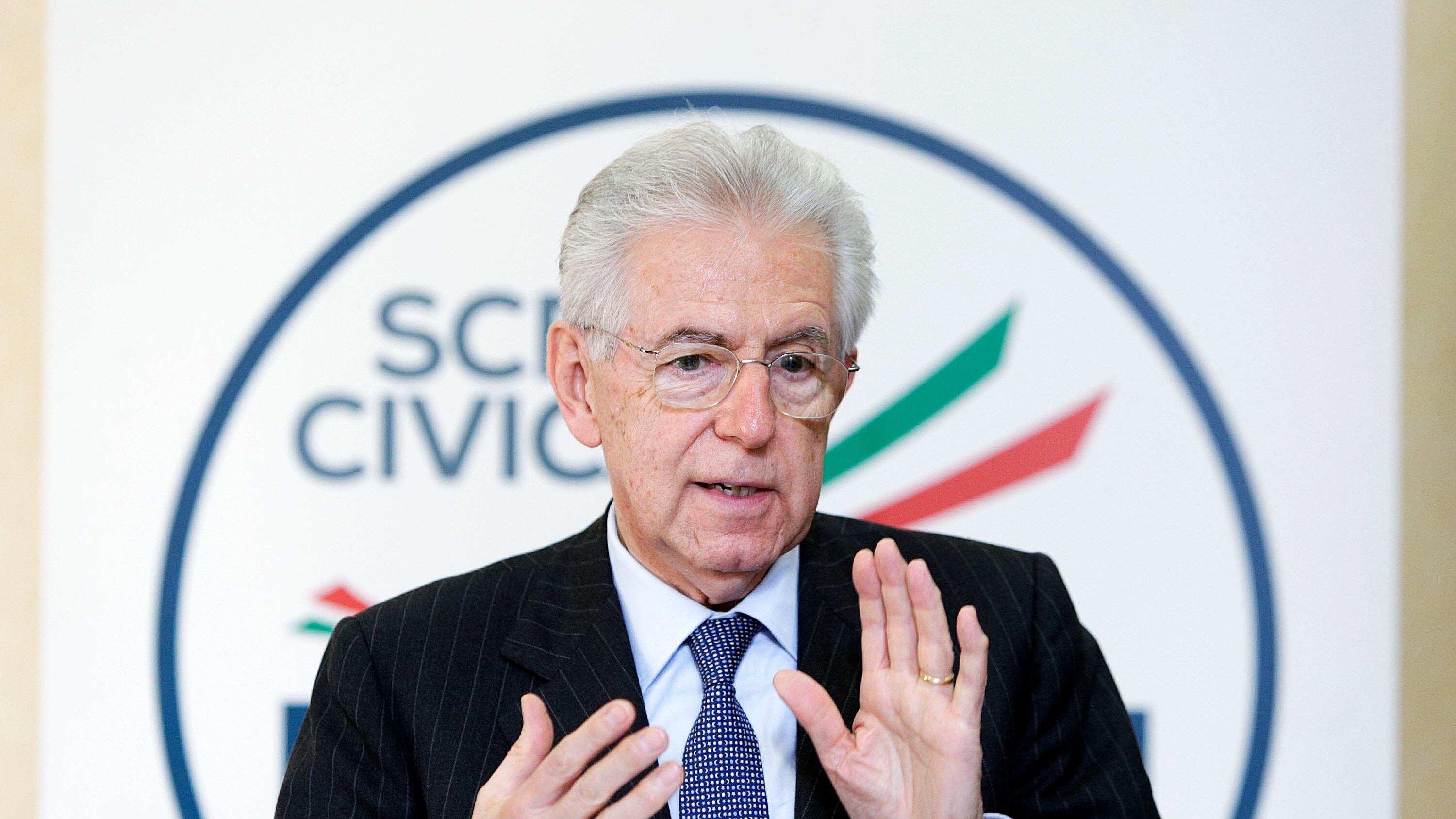 Monti dà la colpa a Berlusconi ma è lui che tifa per lo spread