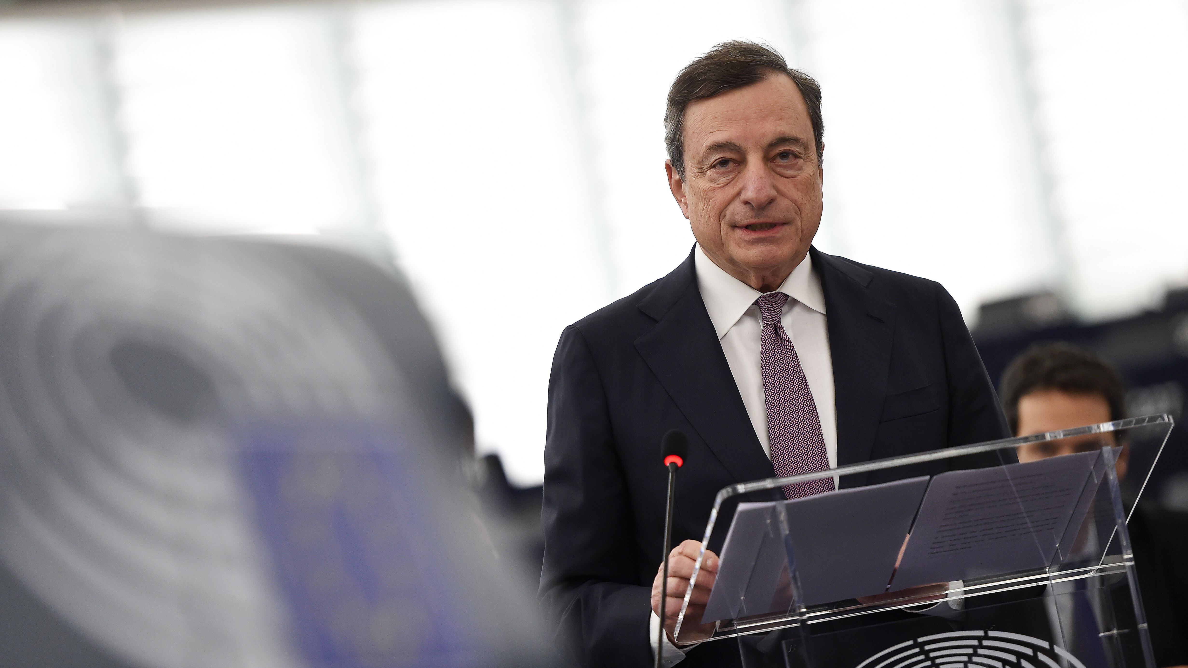 Draghi stacca la spina al Qe e l'Italia rimane senza scudo