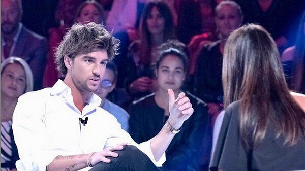Andrea Damante ha una nuova fidanzata? Una misteriosa mora a casa sua