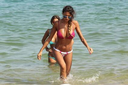 Cristina Buccino hot, tintarella in campagna 19