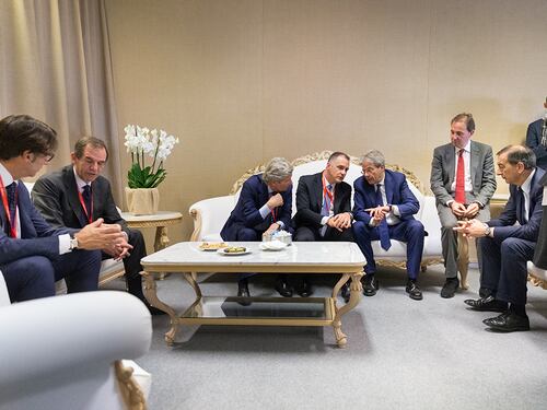 Gentiloni: "Qui la forza dell'Italia" Orsini al premier: "Aspettiamo la conferma del bonus mobili"