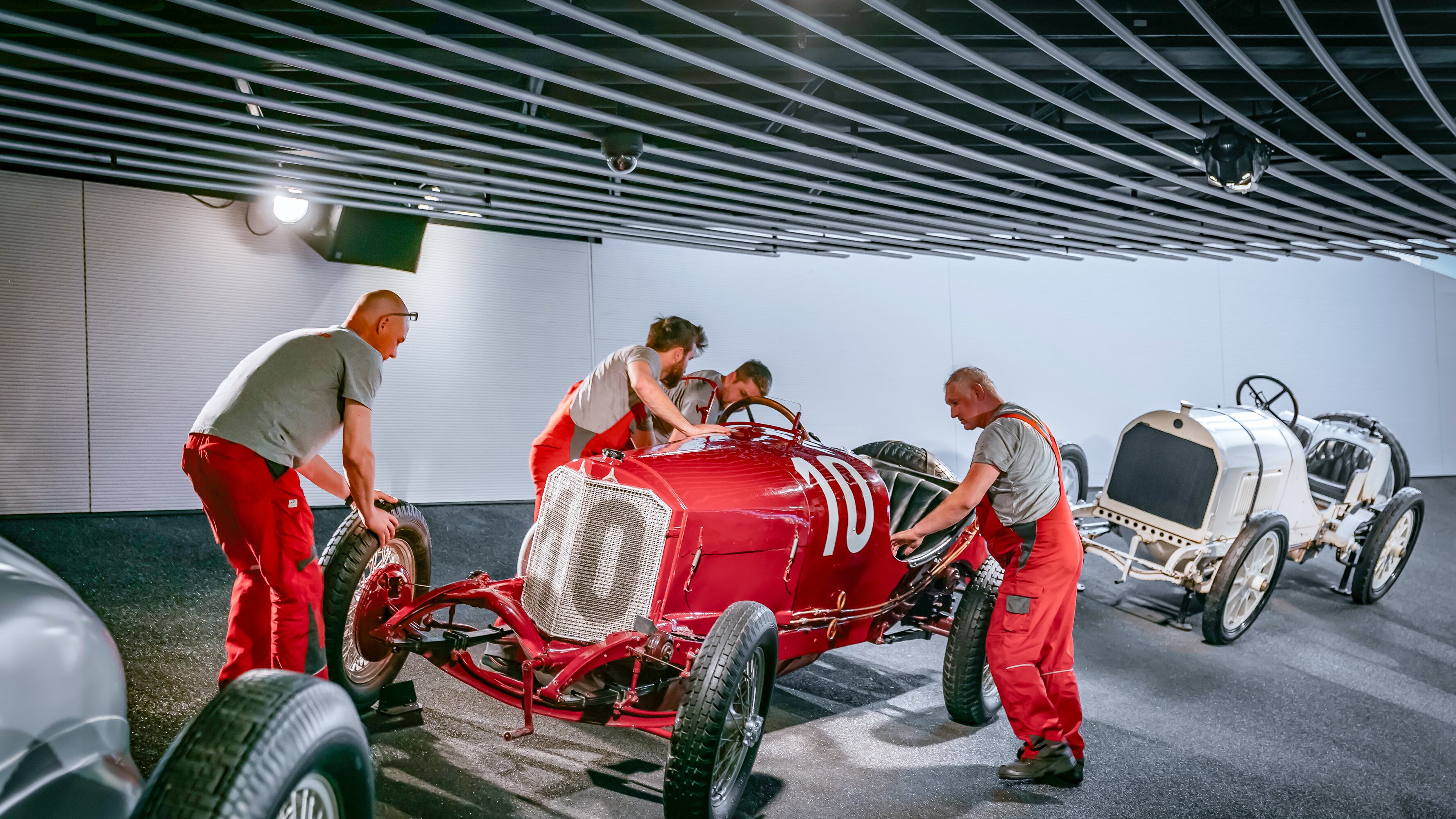 Torna agli antichi splendori la “rossa” di Mercedes vincitrice alla Targa Florio