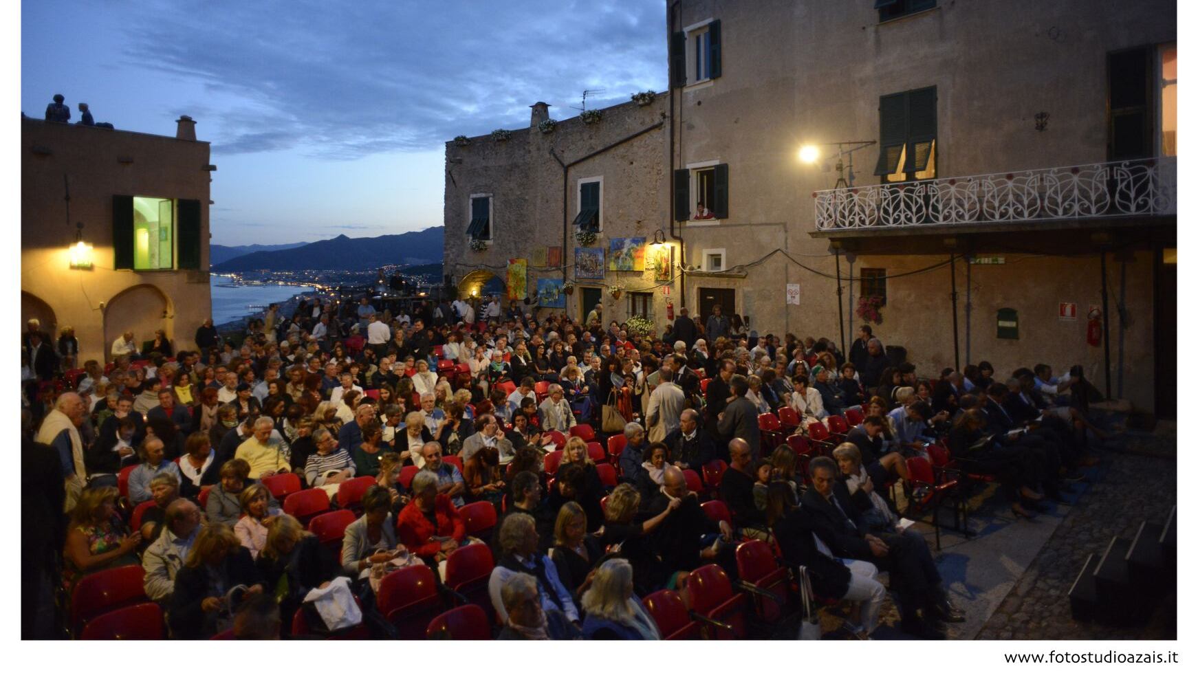 Teatro in riva al mare, un «Paradiso» per milanesi