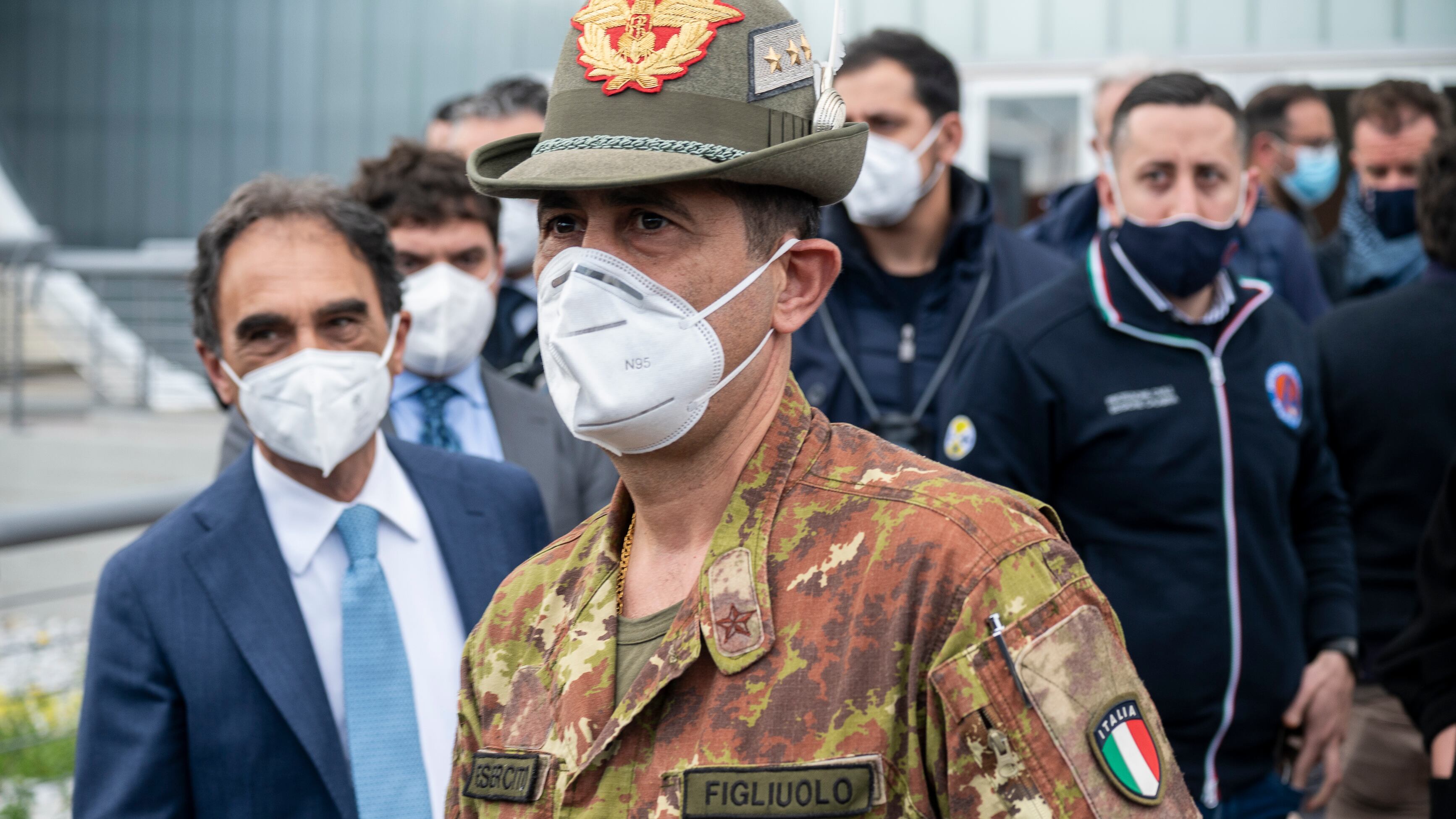Un decreto per i sanitari No Vax. In arrivo altre 2,8 milioni di dosi