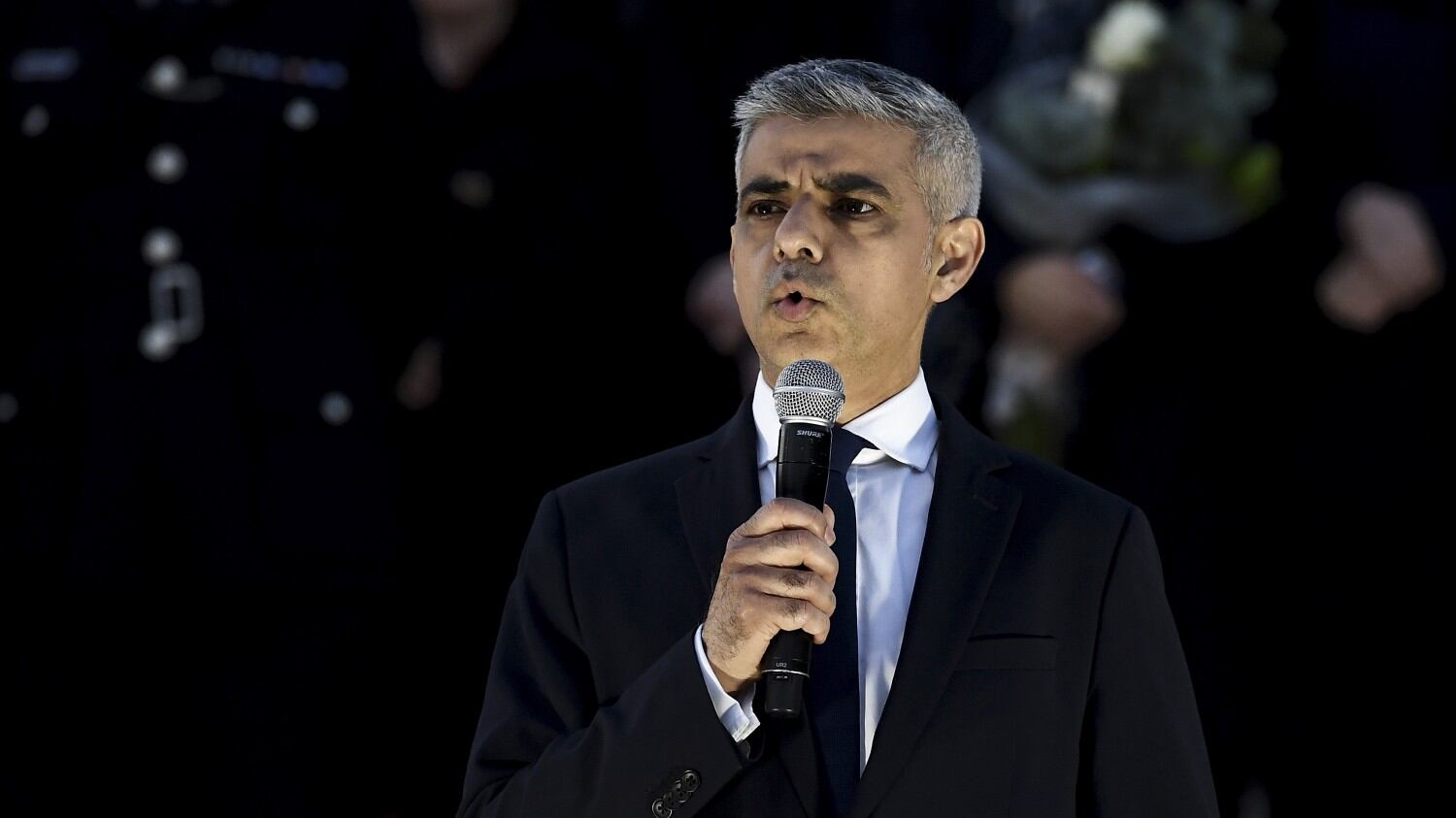 Khan attacca Trump: "È il volto dell'estrema destra nel mondo"